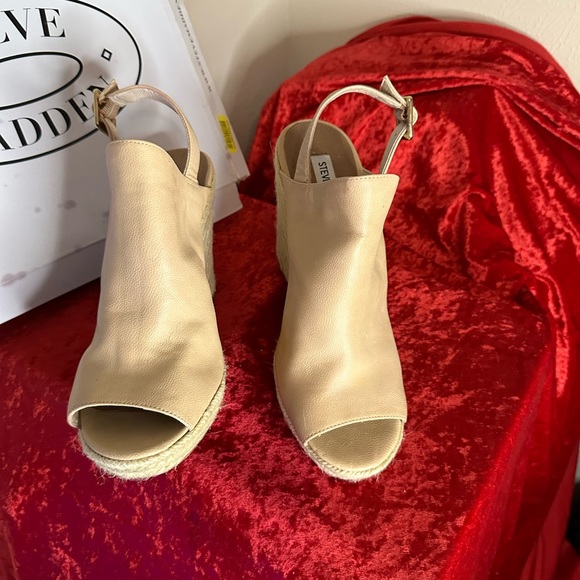 STEVE MADDEN Beige Wedges - Picture 5 of 5